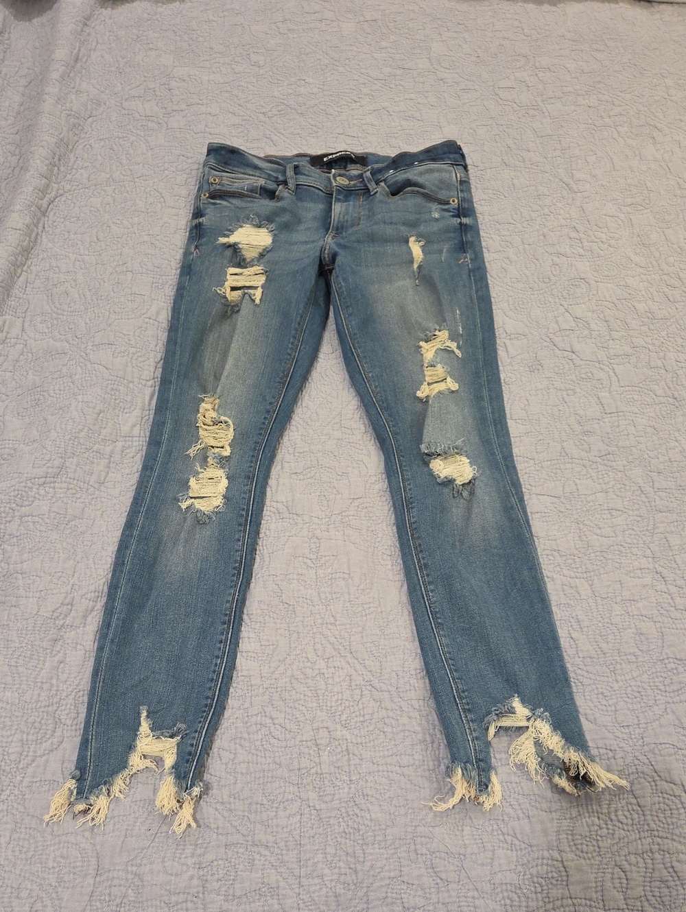 Express Women's Ripped Skinny Jeans in Light Blue Denim Size 0!